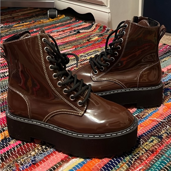 Platform boots - Picture 2 of 2